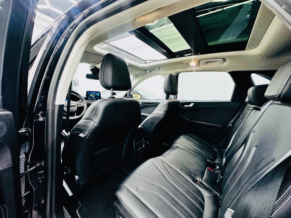 Ford Kuga 2,5 PHEV Vignale CVT 5d