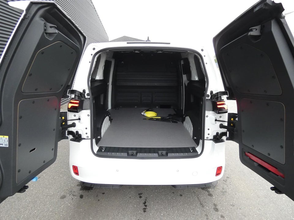 VW ID. Buzz 79 Cargo Pro