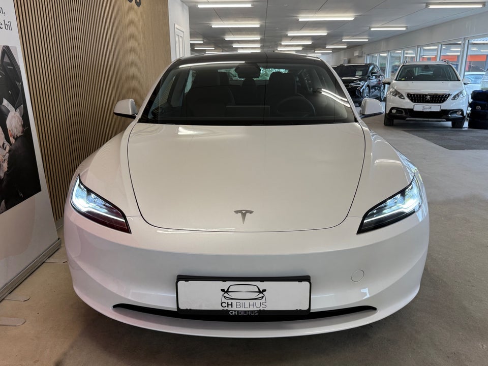 Tesla Model 3 Long Range AWD 4d