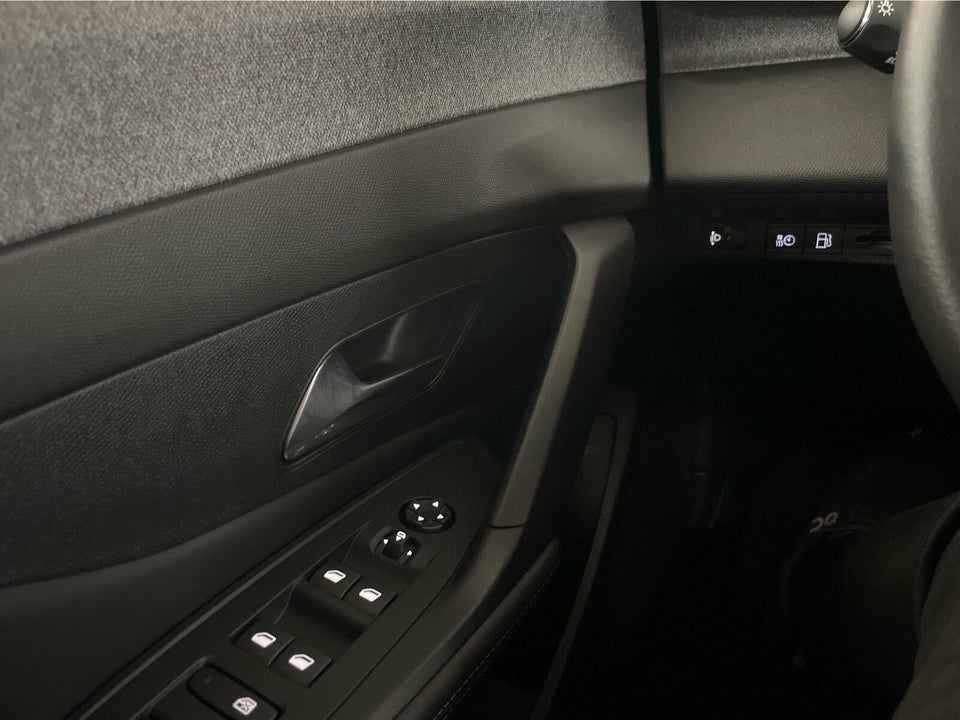 Peugeot 308 1,6 Hybrid First Selection EAT8 5d