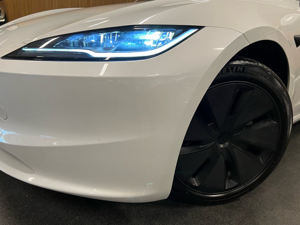 Tesla Model 3 Long Range AWD 4d