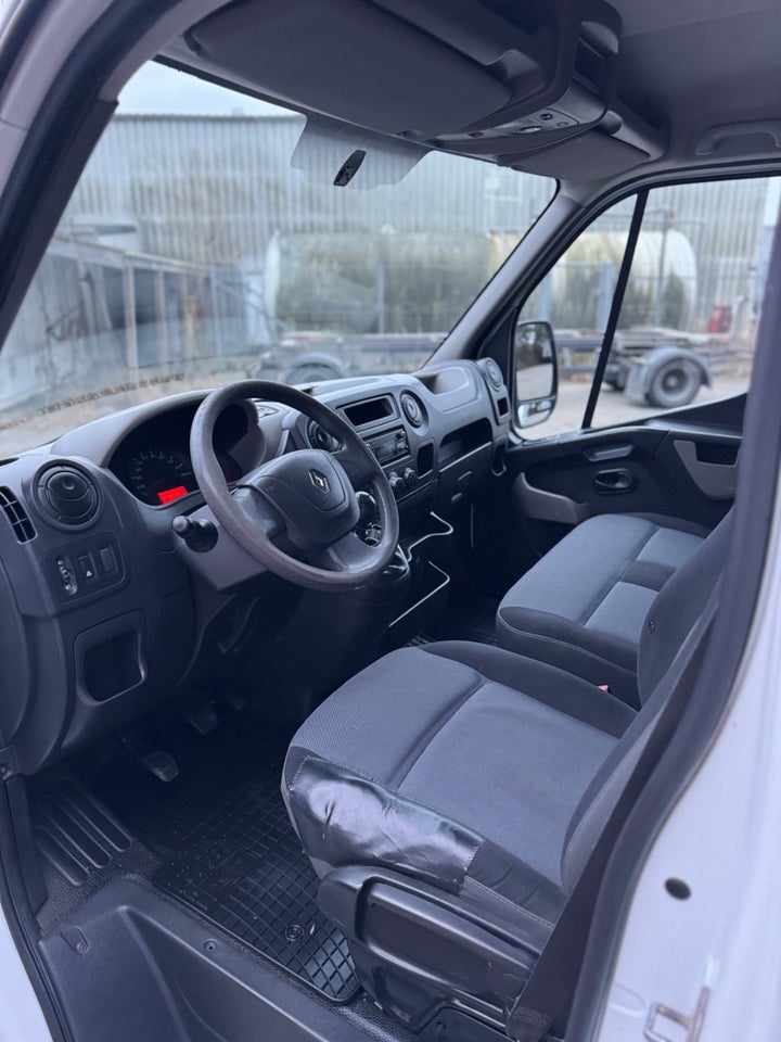 Renault Master III T33 2,3 dCi 125 L2H2 Kassevogn 5d