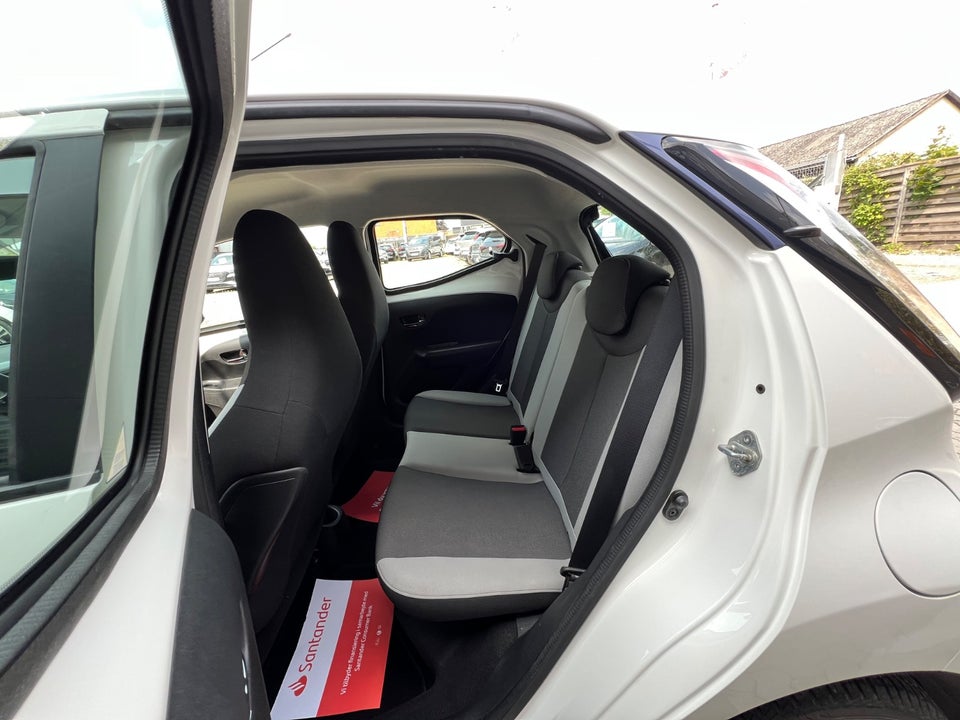 Toyota Aygo 1,0 VVT-i x-play x-shift 5d