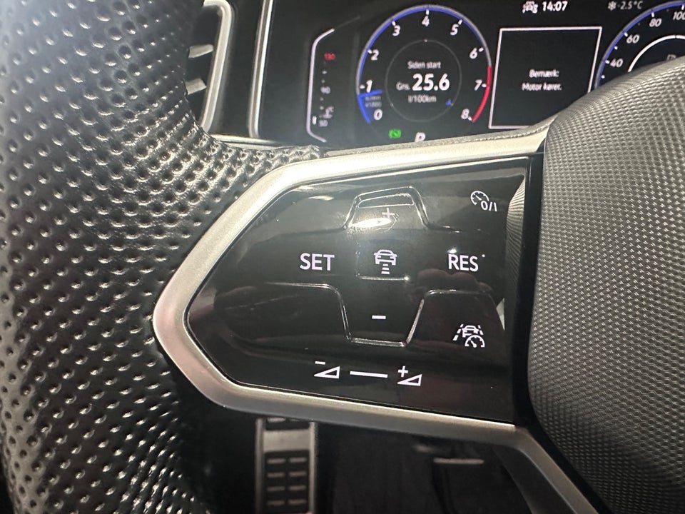 VW T-Roc 1,5 TSi 150 R-line DSG Van 5d