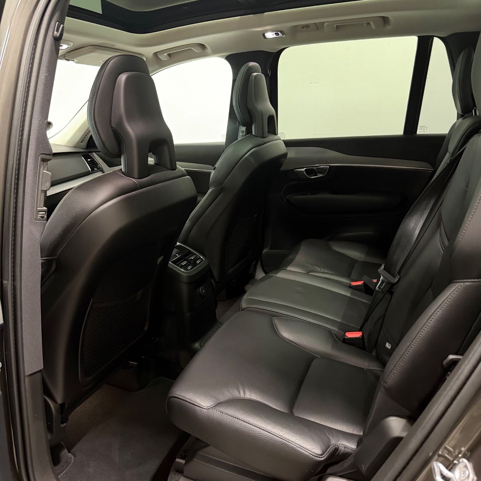 Volvo XC90 2,0 T8 ReCharge R-Design aut. AWD 7prs 5d