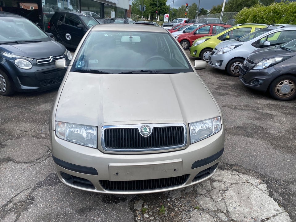 Skoda Fabia 1,4 16V 75 Ambiente Combi 5d