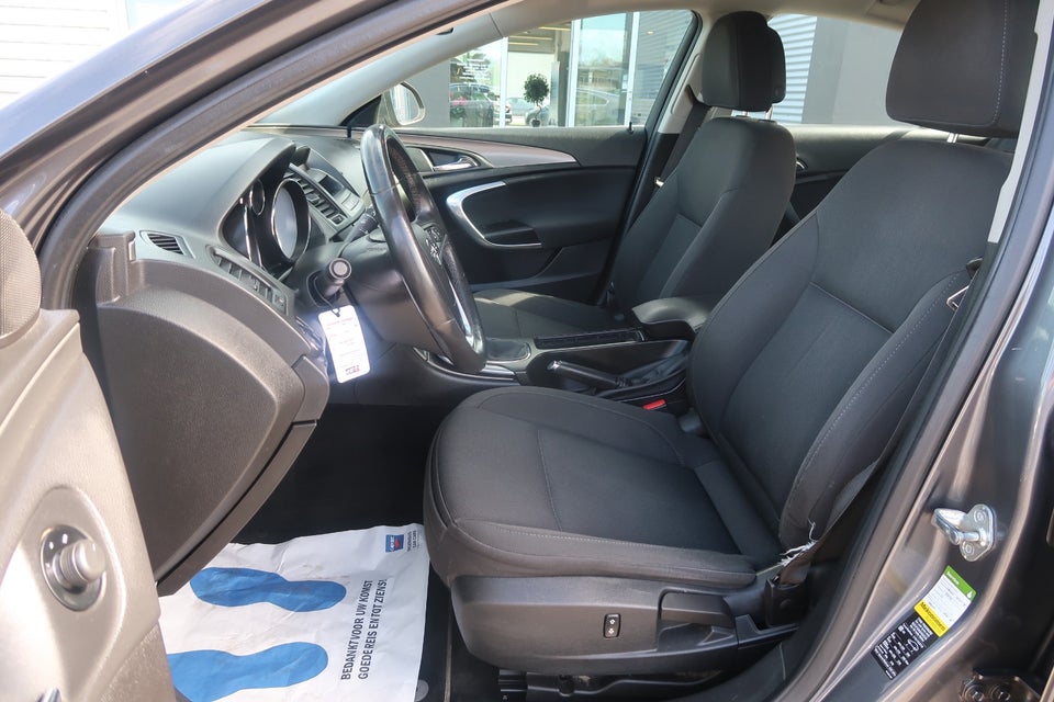 Opel Insignia 1,8 Essentia 5d