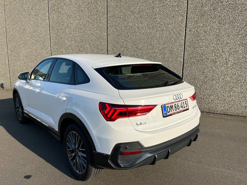 Audi Q3 45 TFSi e Attitude+ Sportback S-tr. 5d