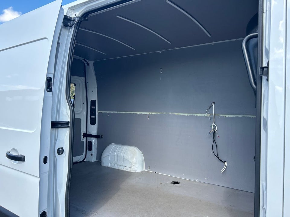 Nissan NV400 2,3 dCi 150 L2H2 Kassevogn