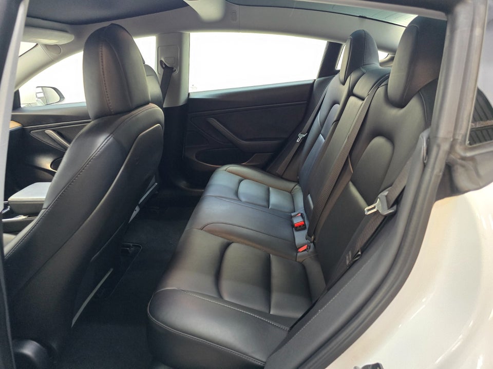 Tesla Model 3 Long Range AWD 4d