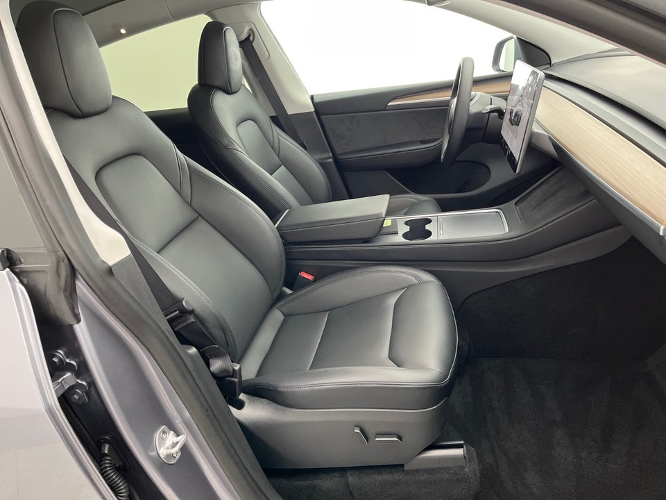 Tesla Model Y Long Range RWD 5d