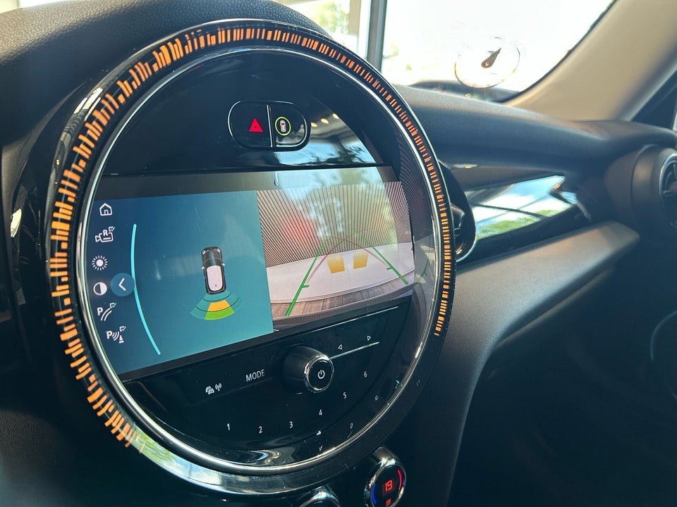 MINI Cooper SE Essential 3d