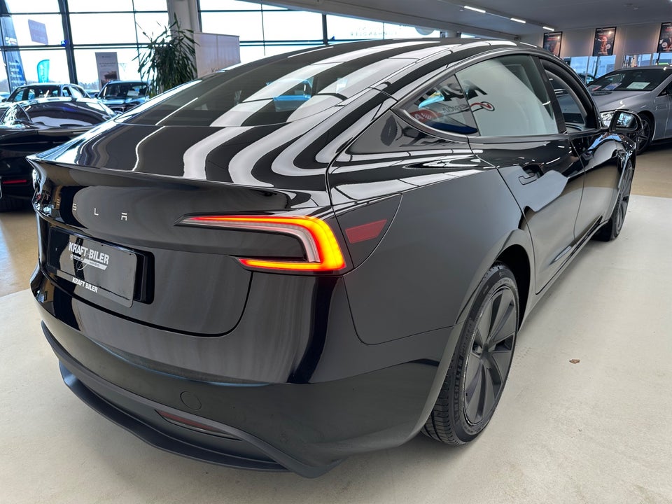 Tesla Model 3 RWD 4d