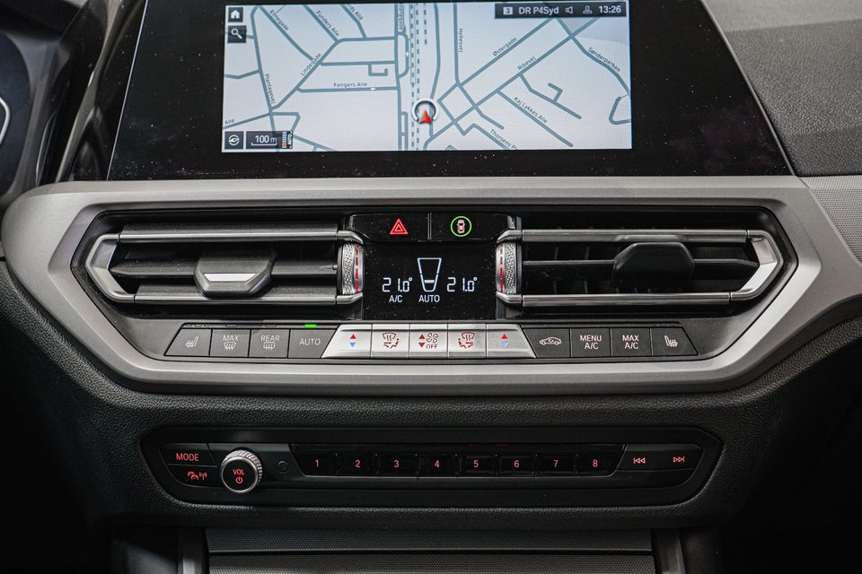 BMW 320d 2,0 Connected aut. 4d