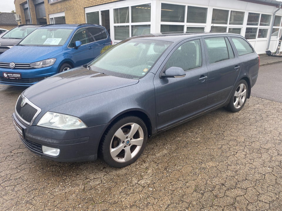 Skoda Octavia 1,9 TDi 105 Elegance Combi 5d