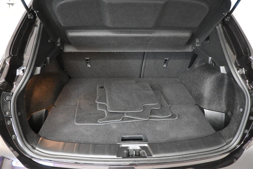 Nissan Qashqai 1,3 Dig-T 140 N-Connecta 5d