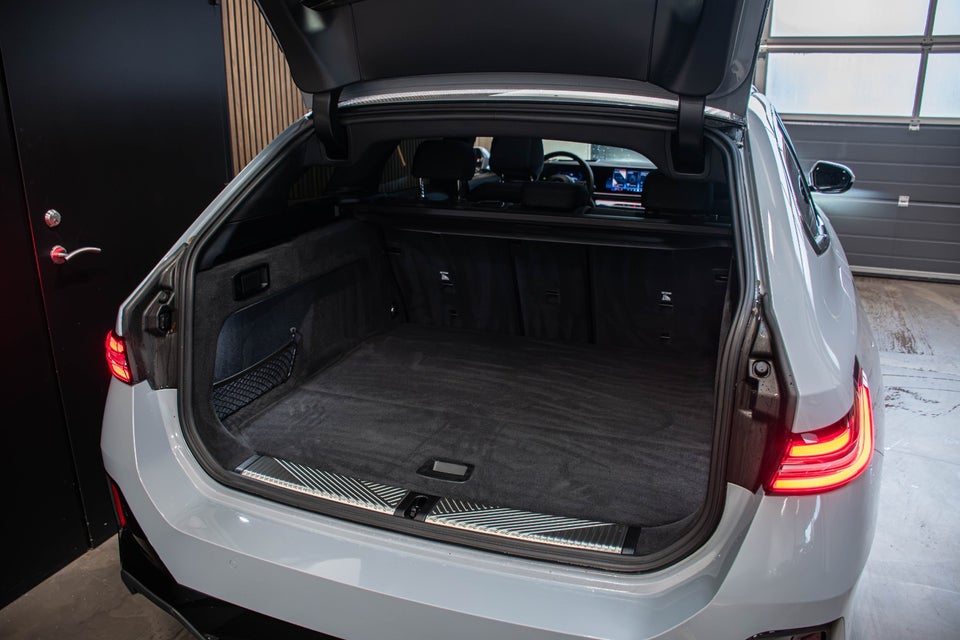 BMW i5 eDrive40 Touring Supercharged 5d