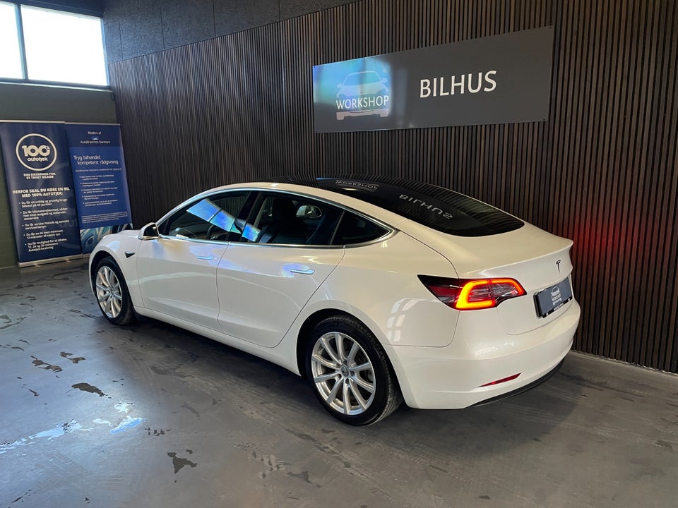 Tesla Model 3 Standard Range+ RWD 4d