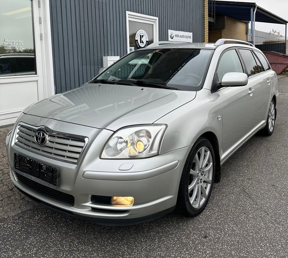 Toyota Avensis 2,0 VVT-i Executive stc. aut. 5d