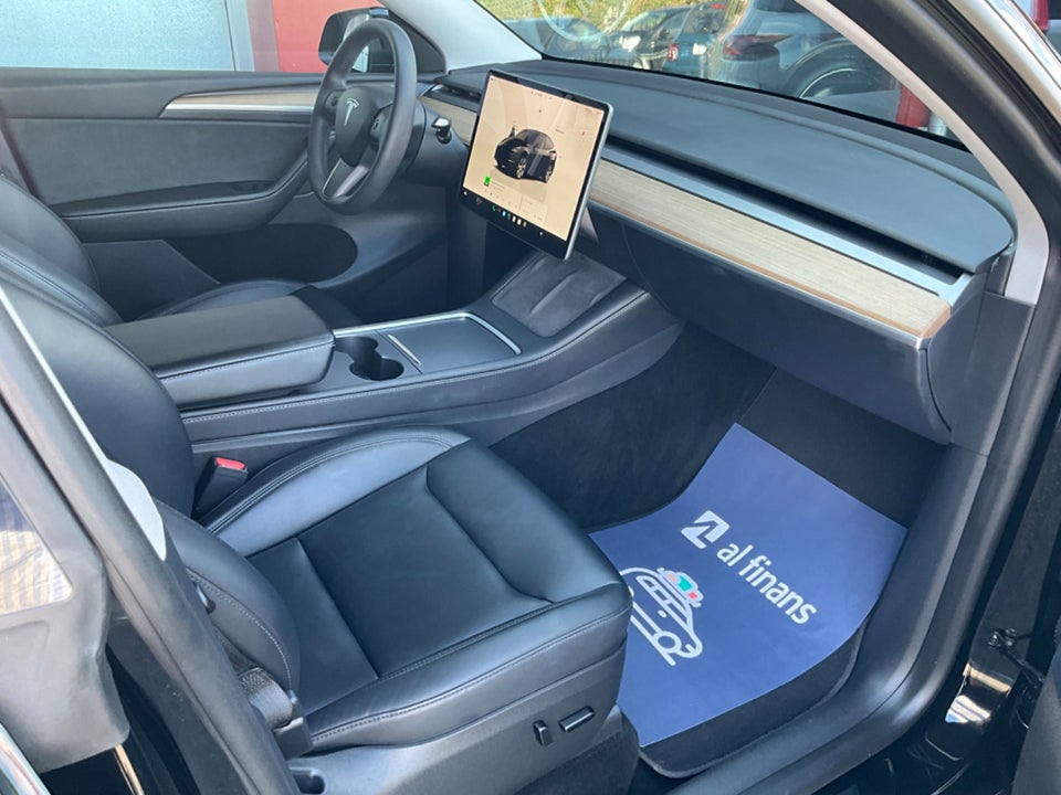 Tesla Model Y Long Range AWD 5d