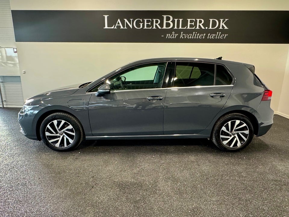 VW Golf VIII 1,4 eHybrid DSG 5d