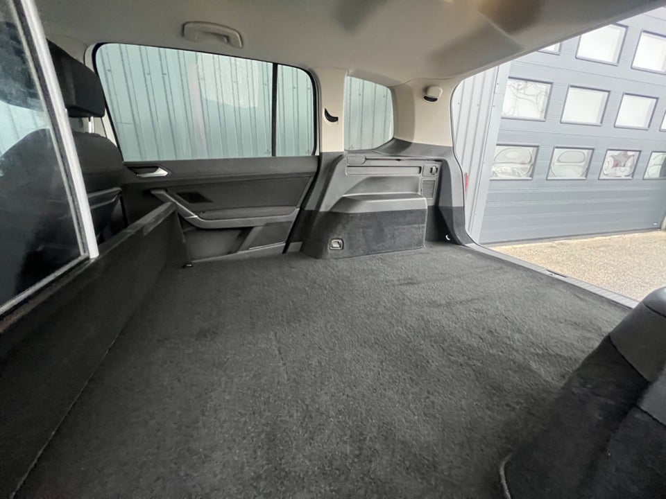 VW Touran 2,0 TDi 115 Highline DSG Van 5d