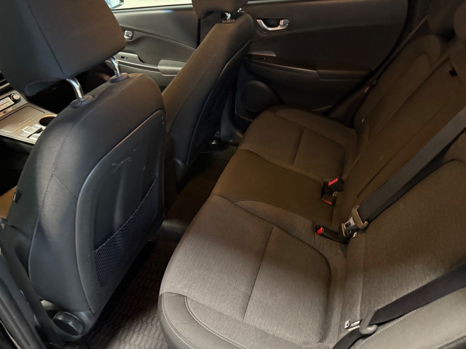 Hyundai Kona 64 EV Essential 5d