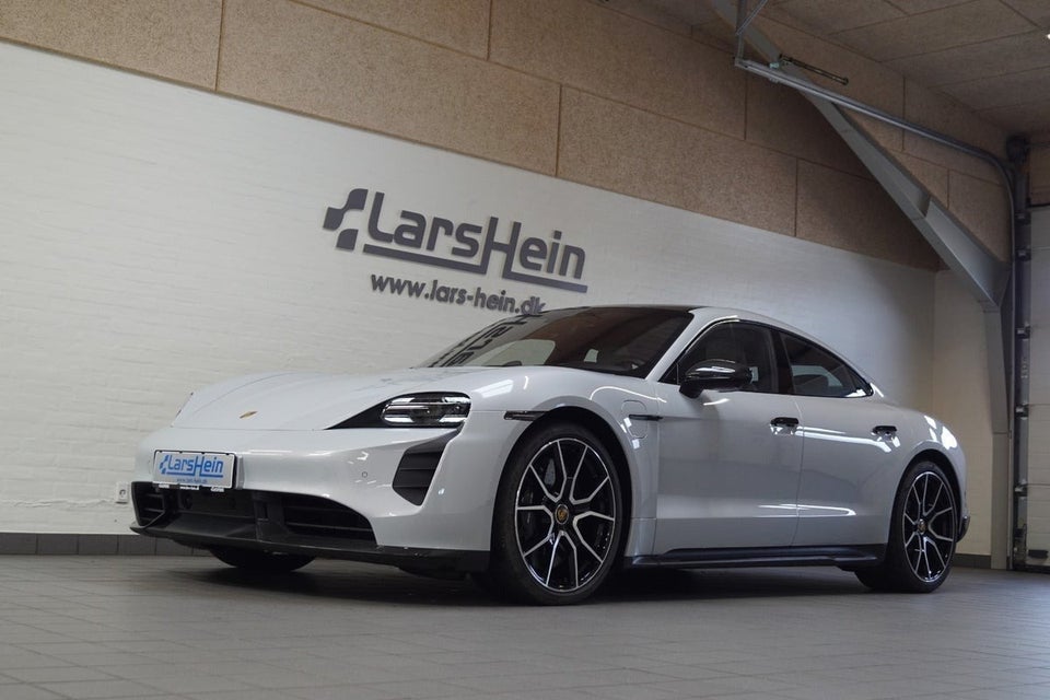 Porsche Taycan Turbo S Performance+  4d