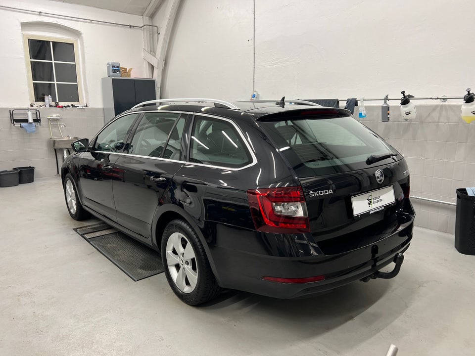 Skoda Octavia 2,0 TDi 150 Business Line+ Dynamic Combi DSG 5d