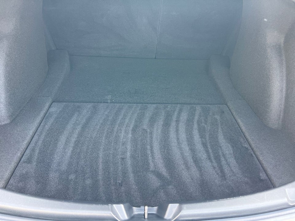 Tesla Model 3 Standard Range+ RWD 4d