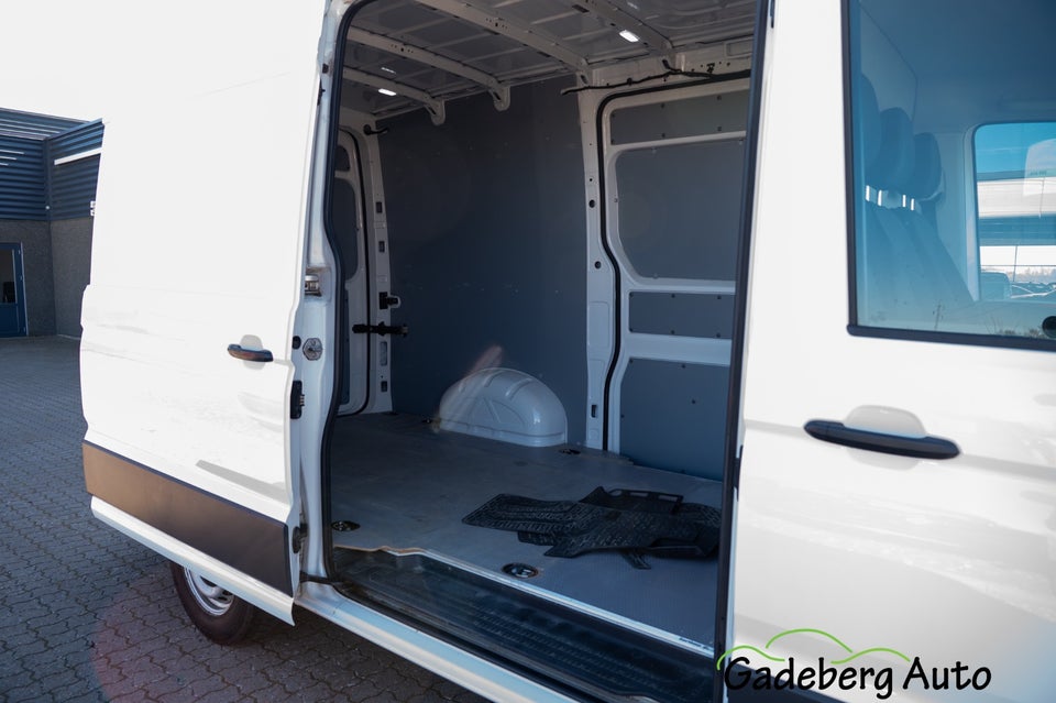 VW Crafter 35 2,0 TDi 177 Kassevogn L3H3 aut.