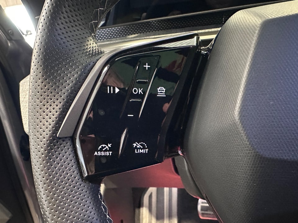 Peugeot e-5008 77 GT Pack AWD 7prs 5d