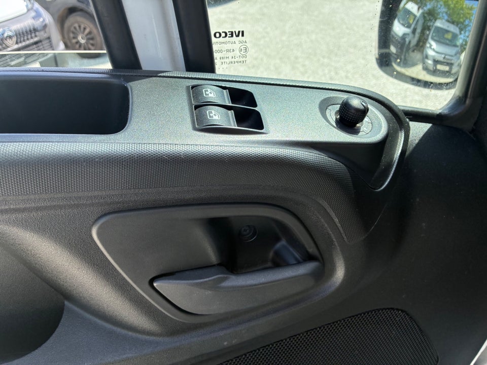 Iveco Daily 2,3 35C15 Alukasse m/lift 2d