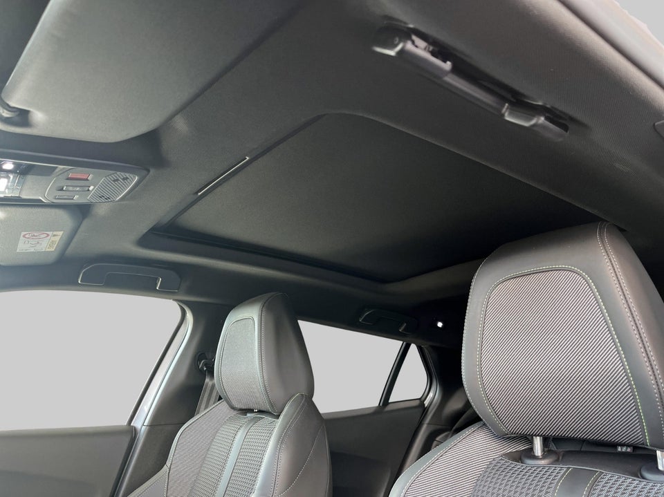 Peugeot e-2008 50 GT Sky 5d