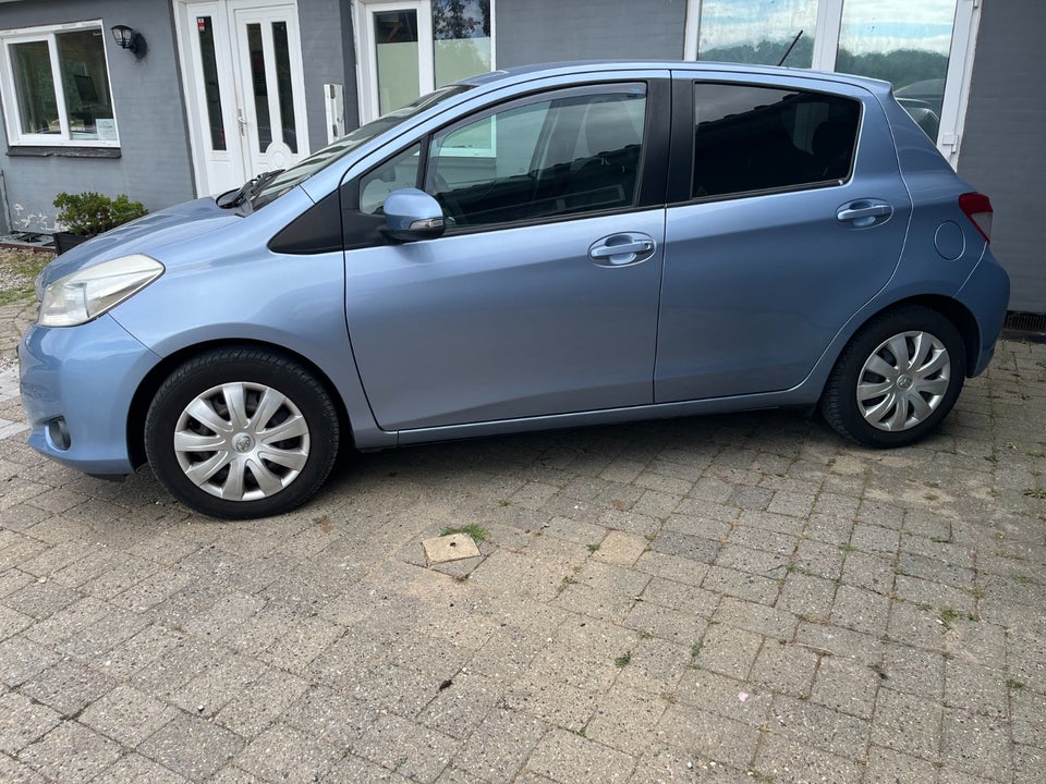 Toyota Yaris 1,0 VVT-i T1 5d