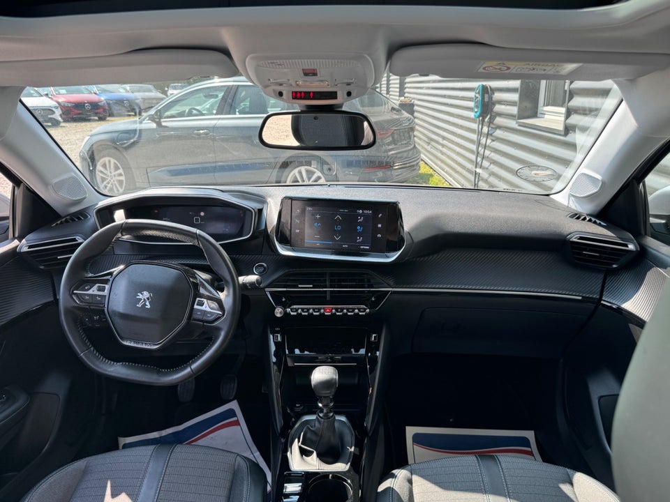 Peugeot 208 1,2 PureTech 100 Allure Sky 5d