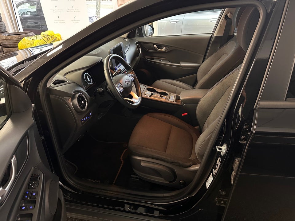 Hyundai Kona 39 EV Essential 5d