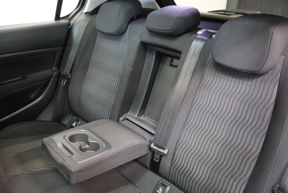 Peugeot 308 1,6 BlueHDi 120 Selection Sky 5d