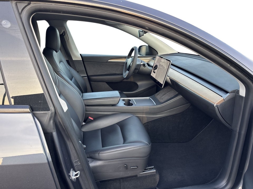 Tesla Model Y Long Range AWD 5d