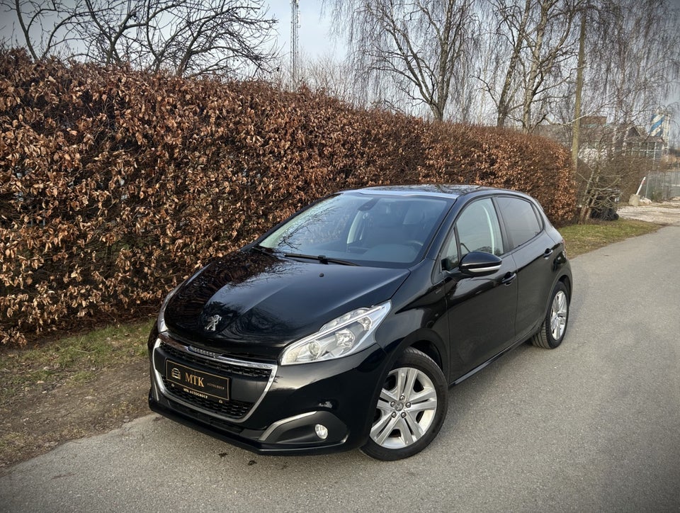 Peugeot 208 1,5 BlueHDi 100 Signature Sky 5d