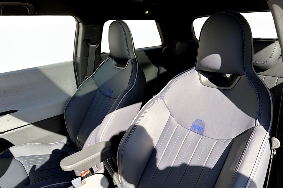 MINI Cooper SE Favoured Trim M 3d