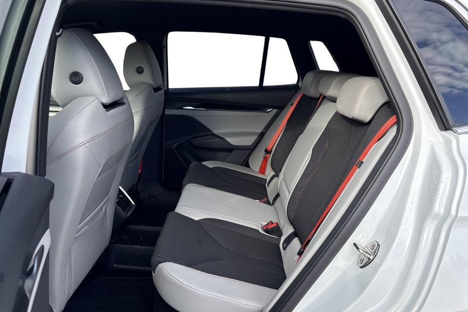 Skoda Elroq 85 iV Lodge Advanced 5d