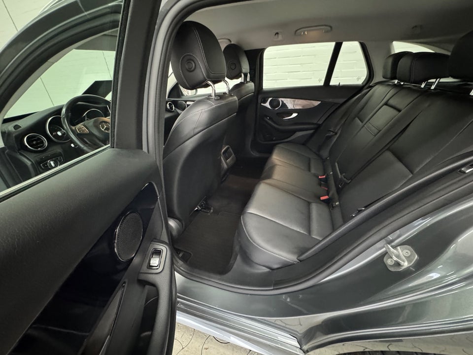 Mercedes C220 d 2,2 AMG Line stc. aut. 5d