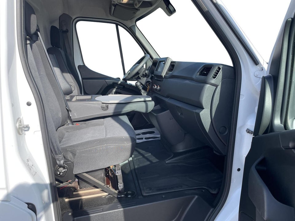 Renault Master IV T33 2,3 dCi 150 L2H2 Kassevogn