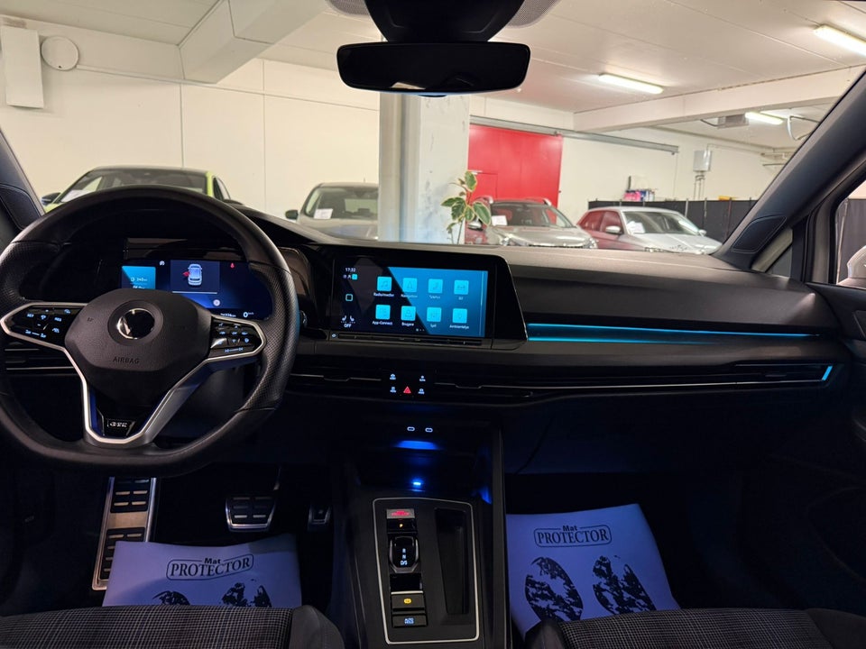 VW Golf VIII 1,4 GTE DSG 5d