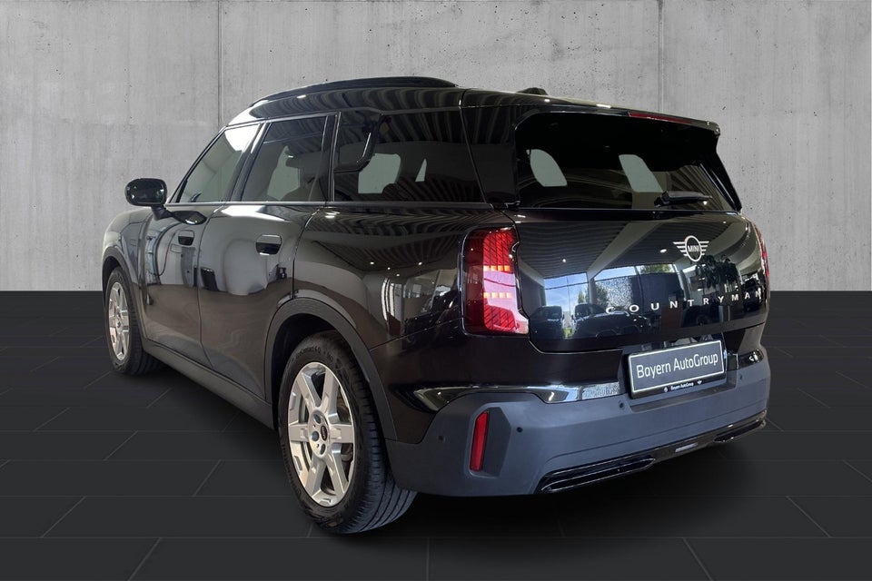 MINI Countryman E Essential Trim XS 5d