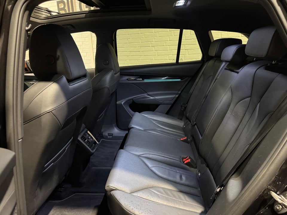 Skoda Enyaq 60 iV Founders Edition 5d