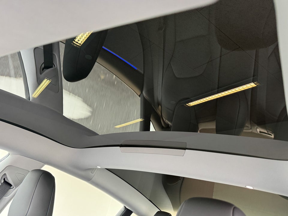 Tesla Model 3 RWD 4d