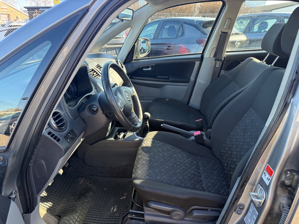 Suzuki SX4 1,6 CombiBack GLX 5d