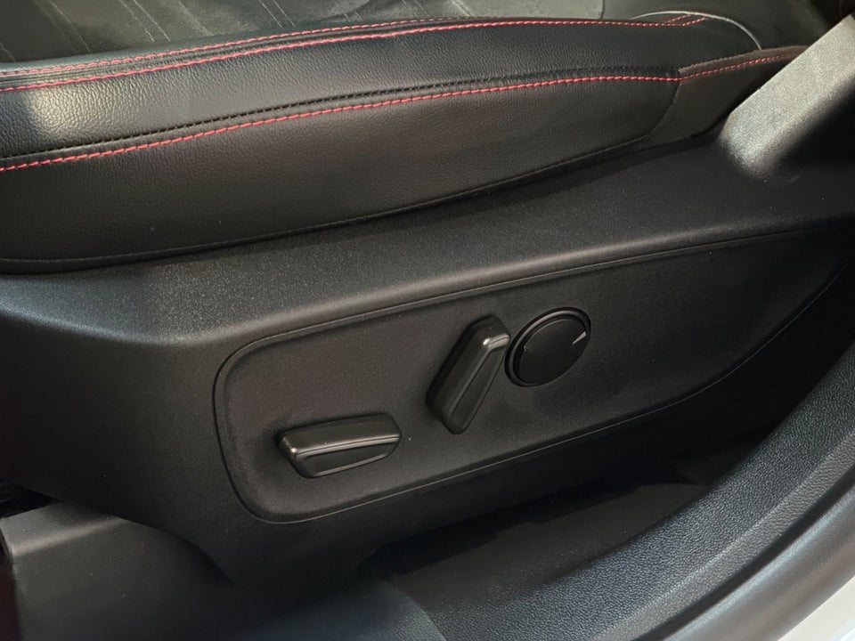 Ford Kuga 2,5 PHEV ST-Line X CVT 5d